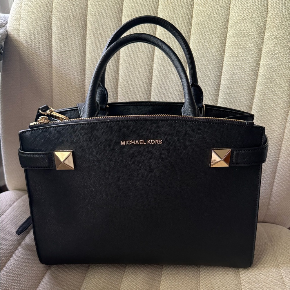 Brand new authentic Micheal Korse purse